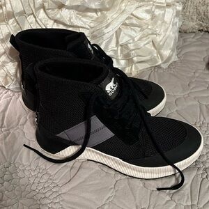 Sorel Women's Out N About III Mid Sneaker Waterproof Shoes 7.5